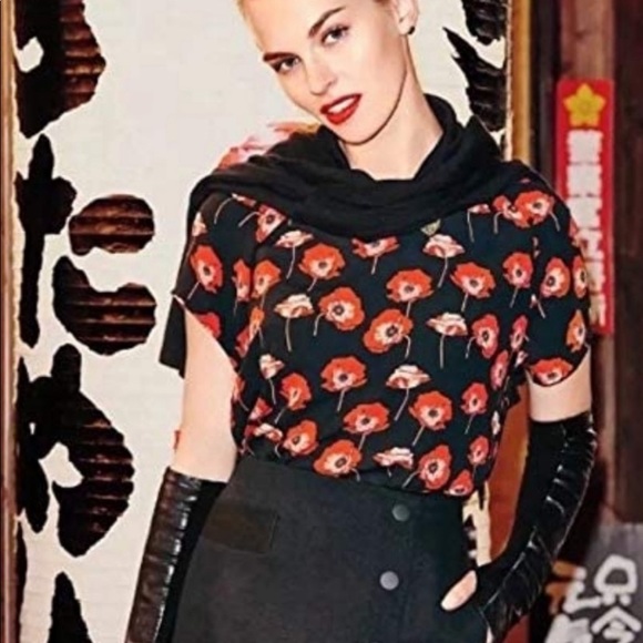 Cabi Flanders Poppy blouse with split ask style number #3251 size medium - Picture 7 of 7